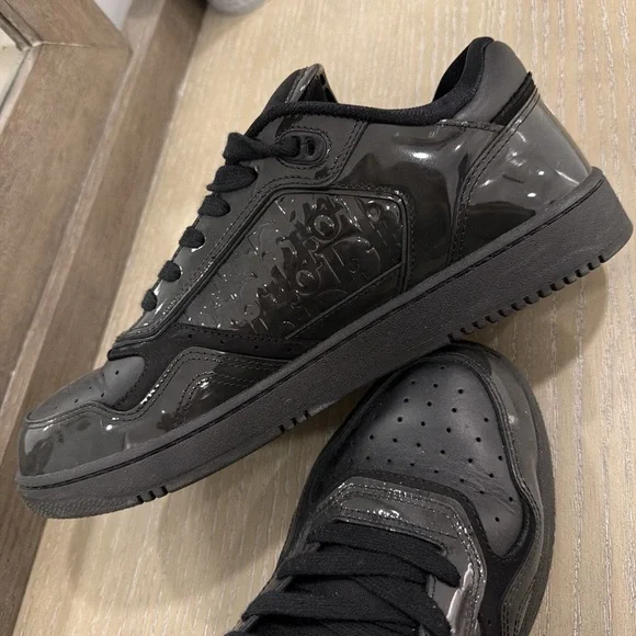 Dior Men's Glossy Black Sneakers - Picture 7 of 8
